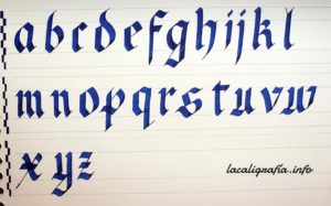 Ejercicio de caligrafía, alfabeto gótico tipo Fraktur