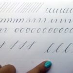 Caligrafía con lápiz, trazos básicos y alfabeto