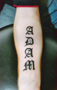 Tatuaje caligrafía gótica 3