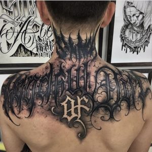 Tatuaje caligrafía gótica 6